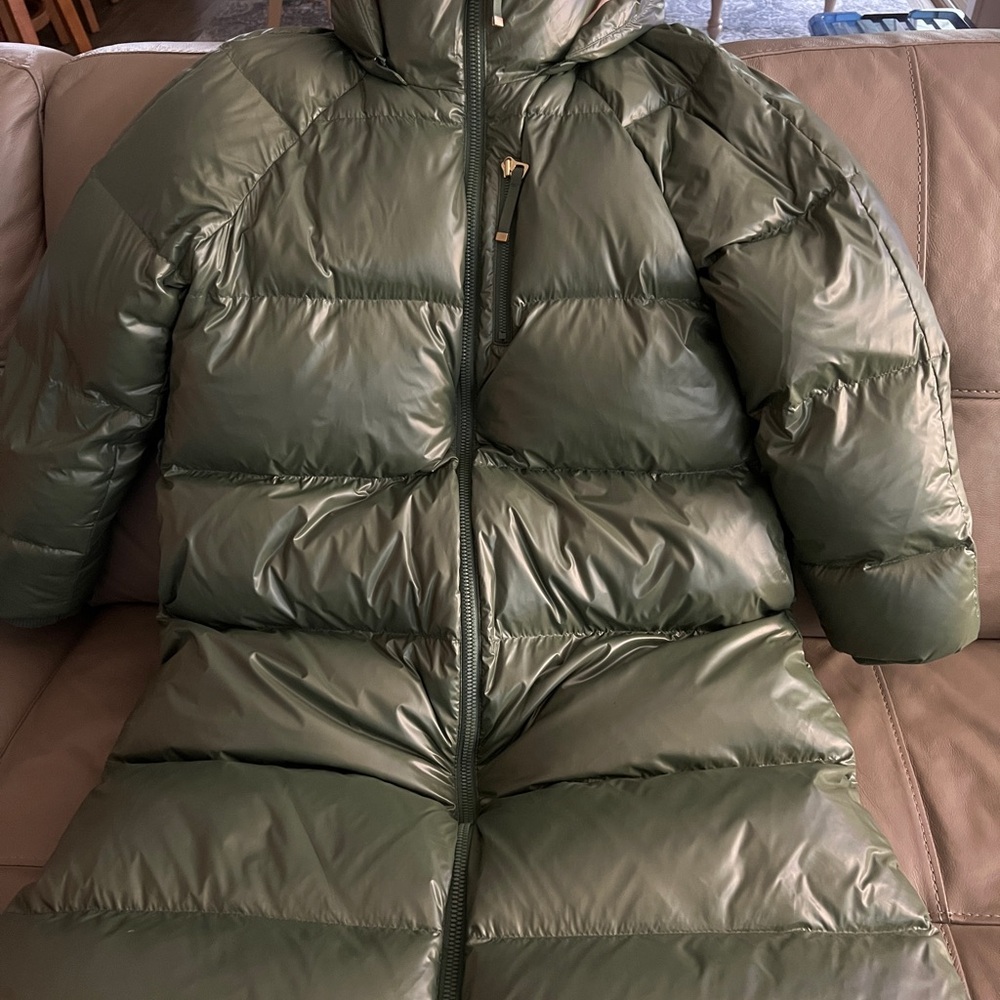 Gap long down jacket women’s size M